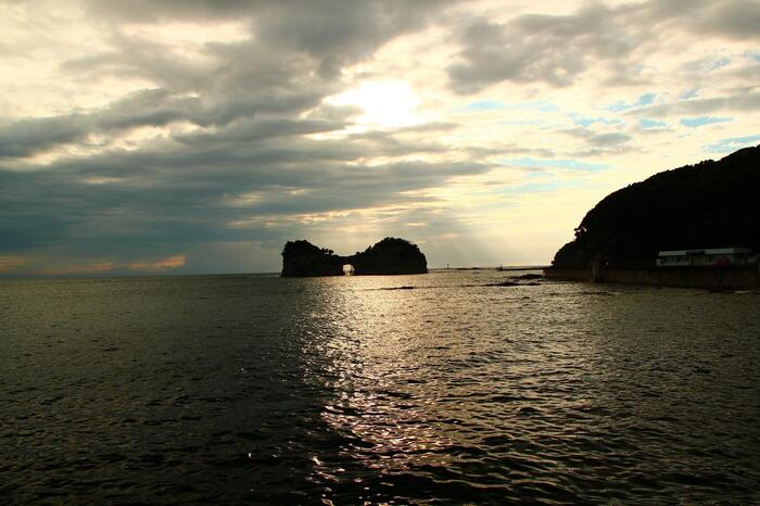 円月島